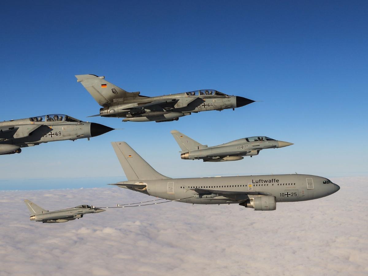 Flugzeuge in der Luft (c) Bundeswehr Flugzeuge in der Luft