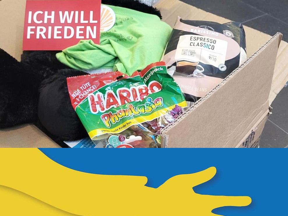 Karton mit Geschenken (c) Pfarrbriefservice.de Karton mit Geschenken