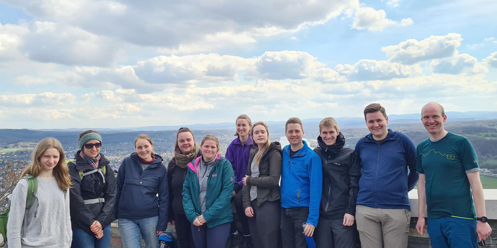 Gruppenfoto auf dem Drachenfels